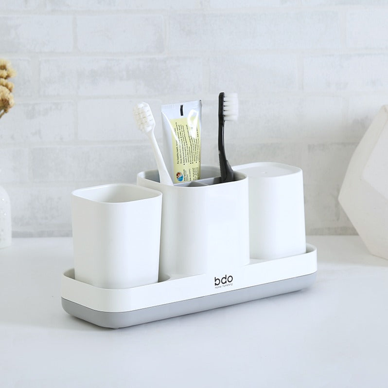 TOOTHBRUSH HOLDER W/RINSE CUPS