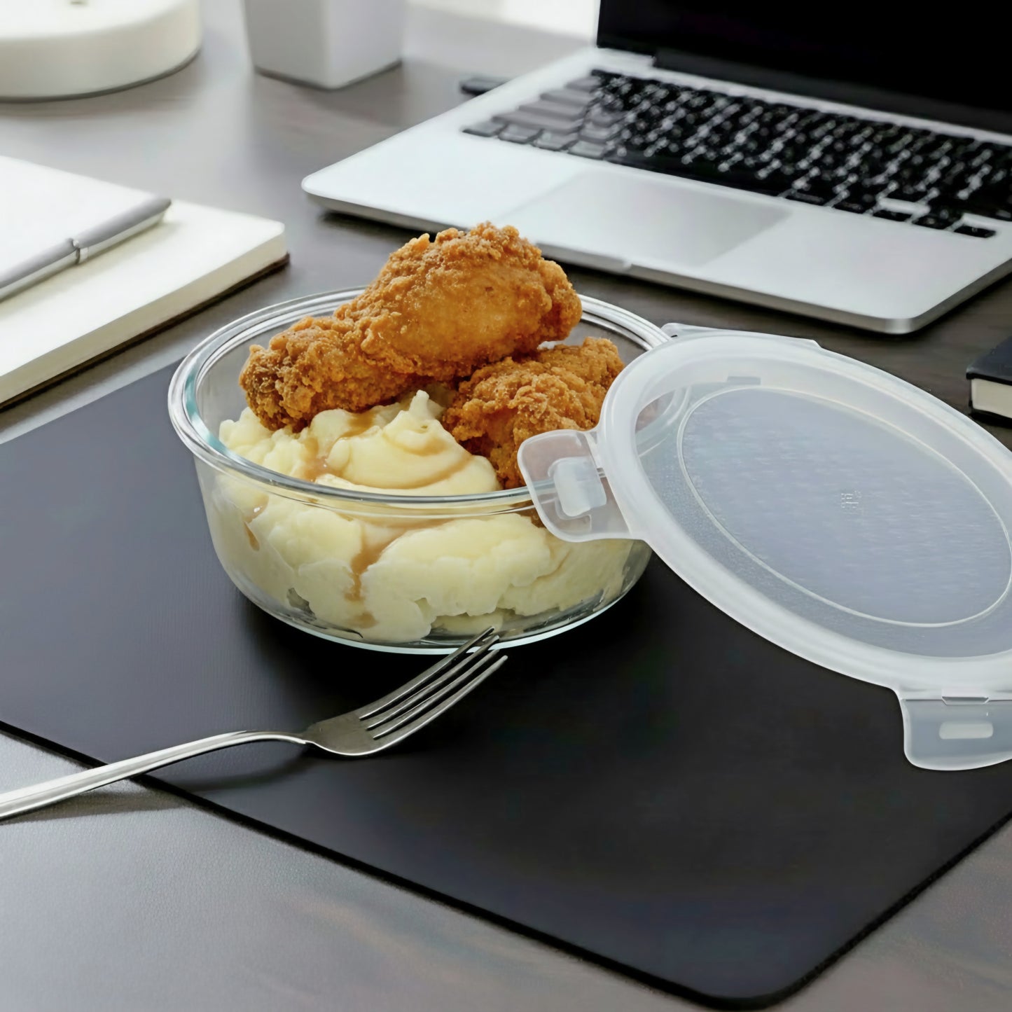 GLASS STORAGE CONTAINER ROUND w/LOCKING LID 930ML